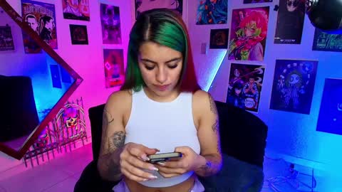   online show from February 1, 11:48 pm