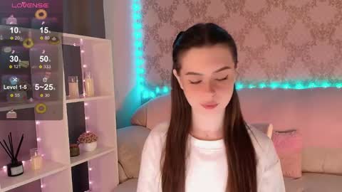 Mia online show from May 30, 4:10 am