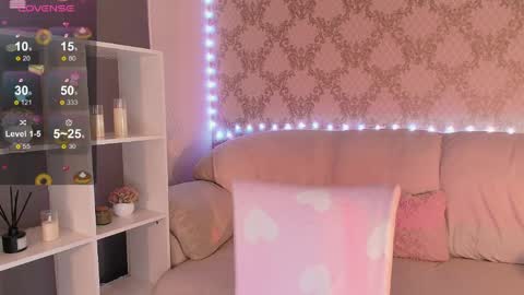 Mia online show from April 5, 4:00 am