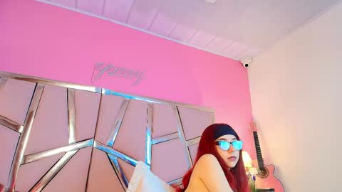 honeeymoonn online show from September 26, 3:20 pm