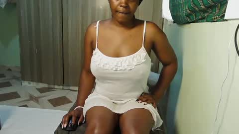 honey_caddy online show from July 30, 9:43 am