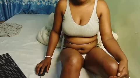 honey_caddy online show from July 5, 4:51 am