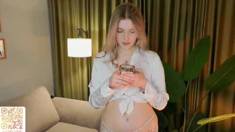 Lina online show from March 23, 4:13 pm