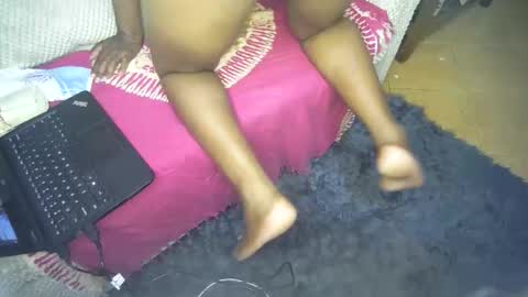 honey_nubia0 online show from May 26, 8:52 pm