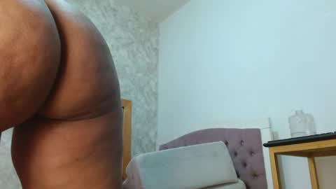Honey-Sweett online show from May 15, 12:30 pm