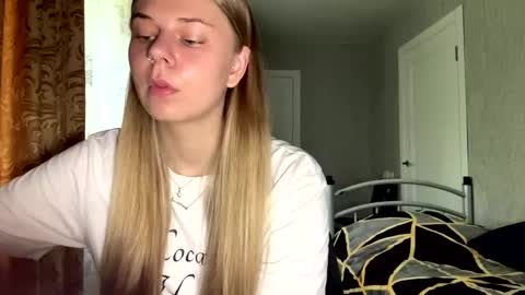 Klara online show from May 23, 8:34 am