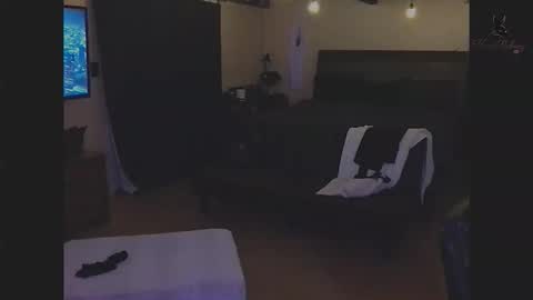 honeybuhnny online show from April 4, 9:52 am