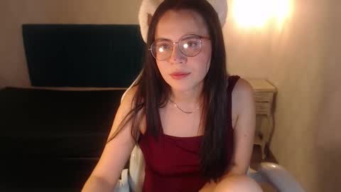 Emily online show from February 14, 4:42 pm