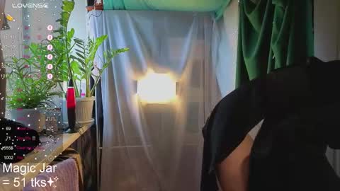 Snapshot of honeylem0n chatting on October 1, 3:55 am Molly online show from October 1, 3:55 am
