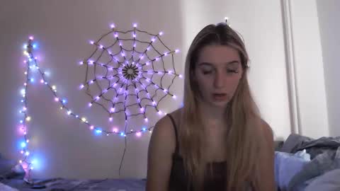 honeyveil online show from November 12, 12:25 pm