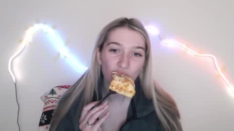 honeyveil online show from May 21, 12:36 pm