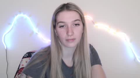 honeyveil online show from May 22, 12:47 pm