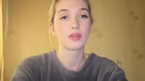 honeyveil online show from May 18, 1:17 pm
