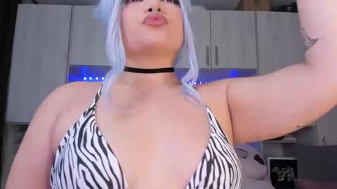 Honnie online show from May 27, 1:57 am