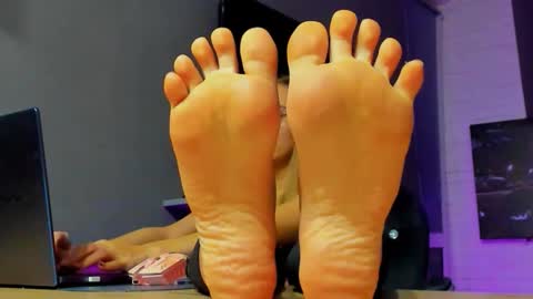 Snapshot of hooot_blonde777 chatting on September 12, 11:23 pm hooot_blonde777 online show from September 12, 11:23 pm