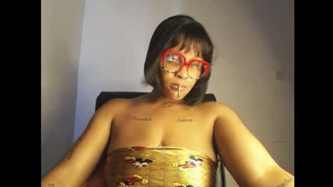horny_ebonygirl_ online show from May 1, 2:20 pm