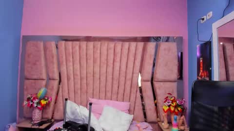 hornyskinny26 online show from February 28, 7:52 am