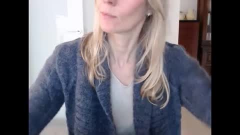 Hornyssima online show from December 3, 10:39 am