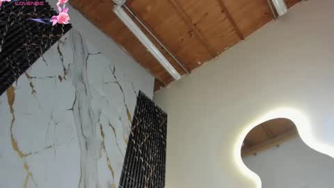 hot__genesis online show from May 4, 1:26 pm