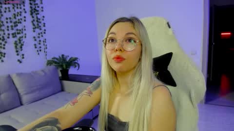   online show from November 15, 7:04 pm