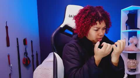 hot chocolate 4u online show from December 16, 12:22 pm