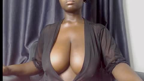 Vivian  online show from November 17, 7:25 pm