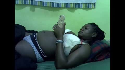 hot_girlly online show from April 8, 4:47 am