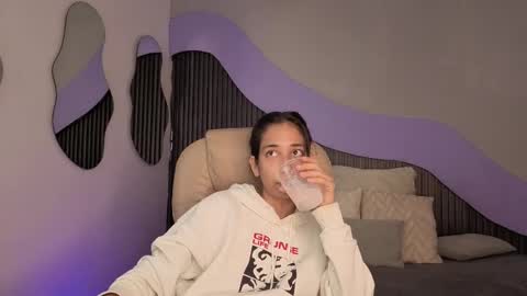 Alana online show from March 2, 10:15 pm