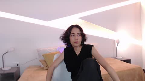 Alana online show from December 10, 9:33 pm