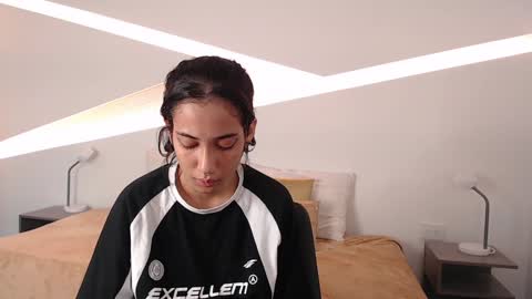 Alana online show from December 6, 8:39 pm