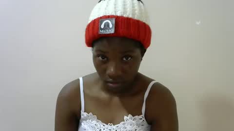 Snapshot of hot_lonnah chatting on March 4, 2:38 am LONNAH online show from March 4, 2:38 am