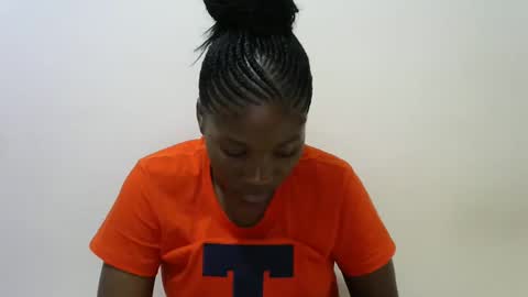Snapshot of hot_lonnah chatting on March 7, 6:33 pm LONNAH online show from March 7, 6:33 pm
