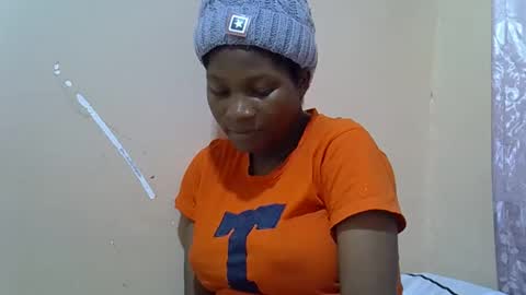 Snapshot of hot_lonnah chatting on September 24, 9:41 am LONNAH online show from September 24, 9:41 am