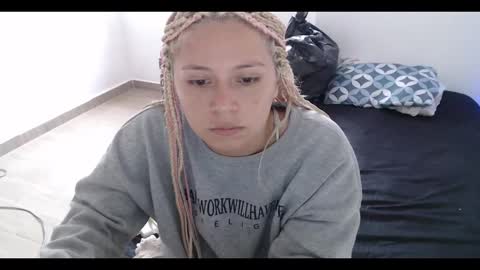 Mia online show from January 3, 4:16 pm