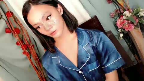 SWEET AGATHA online show from March 3, 4:43 pm