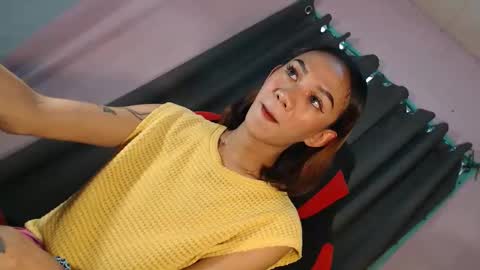 hot_petit69 online show from April 7, 4:36 am