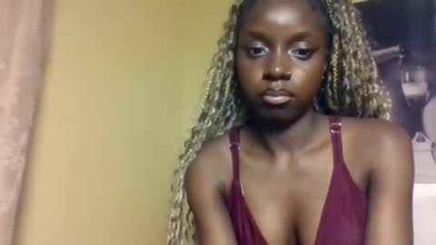 Snapshot of hot_pussy_ebony chatting on October 31, 8:02 pm hot_pussy_ebony online show from October 31, 8:02 pm