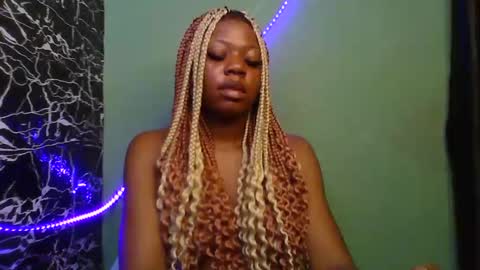 Snapshot of hot_stellaa chatting on February 13, 10:43 pm Stella online show from February 13, 10:43 pm