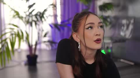 Anais online show from May 2, 9:12 am