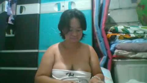 hotchicks4uxx online show from February 25, 11:47 pm