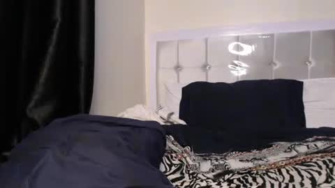 Snapshot of hotcurvykeisha chatting on December 14, 5:47 pm Hotcurvykeisha online show from December 14, 5:47 pm