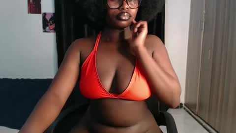 Hotcurvykeisha online show from January 11, 5:29 pm