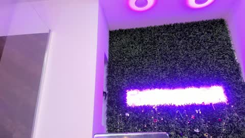 hotfallingdevil online show from January 19, 5:47 am