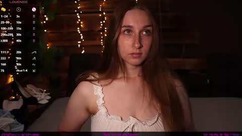 hotfrecklesgirl online show from June 15, 1:11 pm