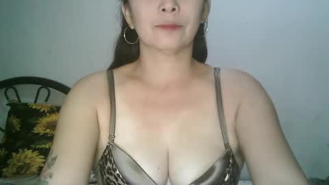 hotmamajen4u online show from May 29, 4:10 am
