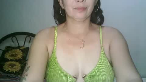hotmamajen4u online show from May 22, 11:41 am