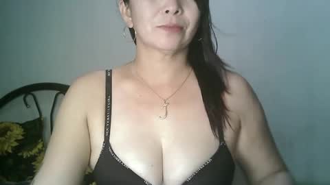 hotmamajen4u online show from May 13, 10:32 am