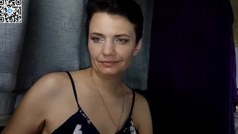 hotmamaqueen234 online show from May 22, 9:46 pm