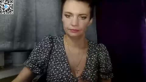hotmamaqueen234 online show from May 9, 10:34 pm