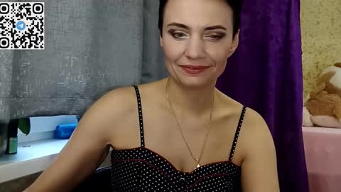 hotmamaqueen234 online show from March 27, 9:43 am